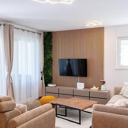 S5 By Belmont Realty * Ζαντάρ