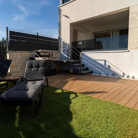 S5 By Belmont Realty Apartament