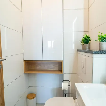 S5 By Belmont Realty * 자다르