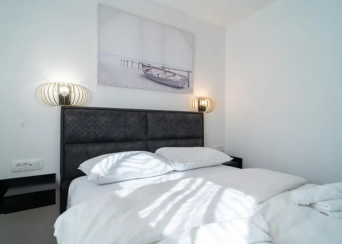 S5 By Belmont Realty Zára