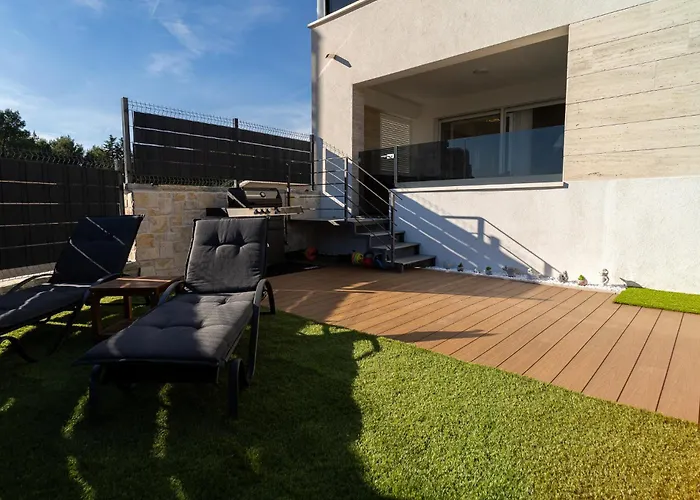 S5 By Belmont Realty Apartman