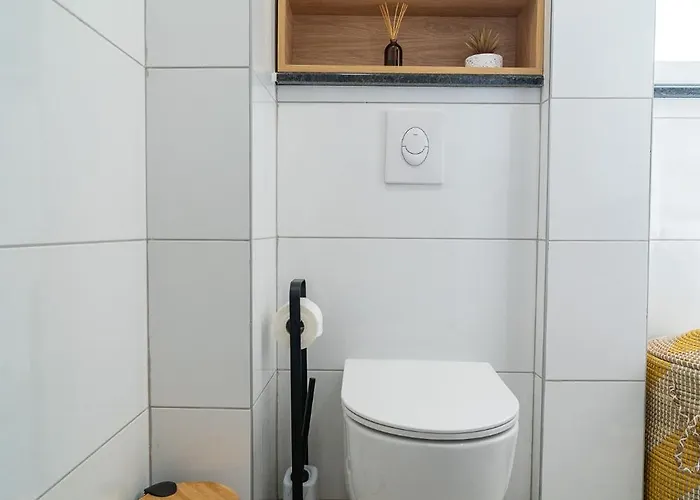 S5 By Belmont Realty Zára