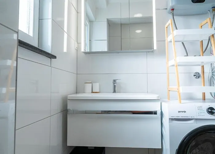 S5 By Belmont Realty Apartman