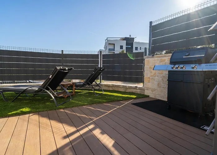 S5 By Belmont Realty Apartman *