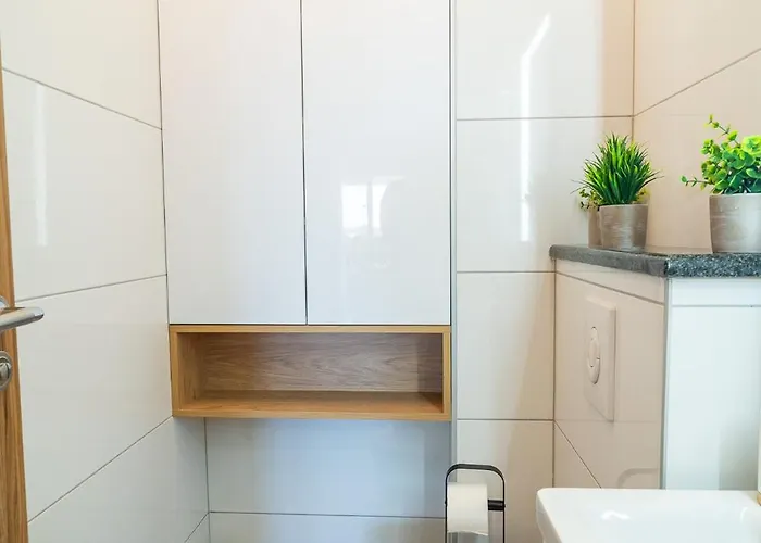 S5 By Belmont Realty * Zára