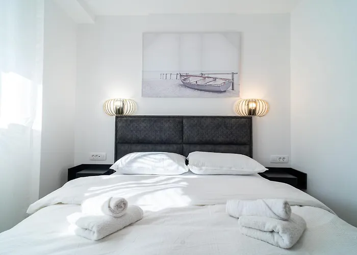 S5 By Belmont Realty Zára