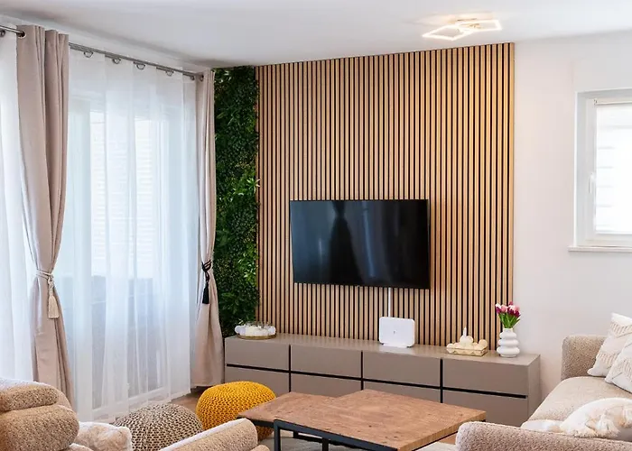 S5 By Belmont Realty * Zára