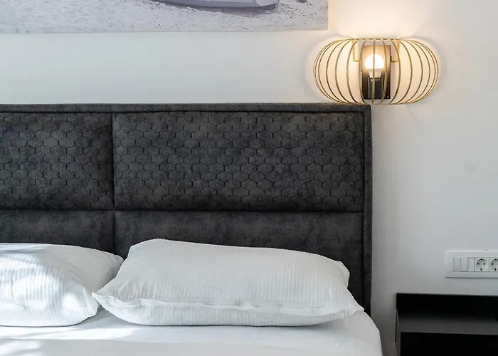 S5 By Belmont Realty