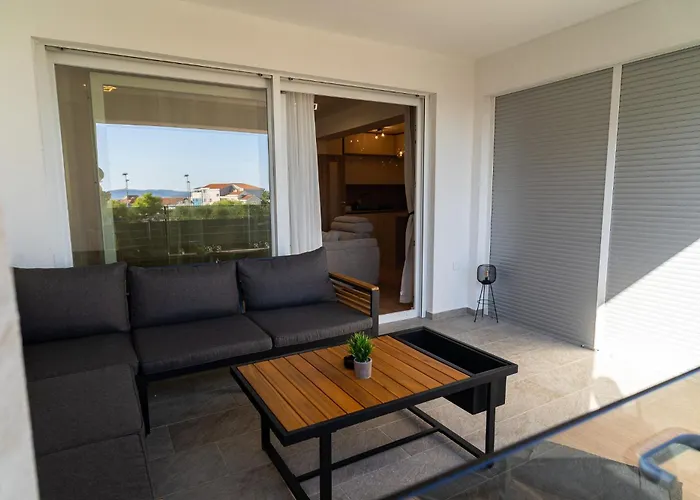 S5 By Belmont Realty * Zára