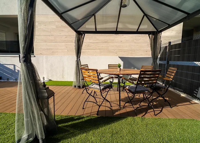 S5 By Belmont Realty Zára